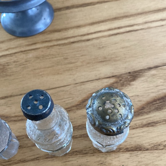 Vintage salt, pepper, oil & vinegar server - Picture 3 of 7